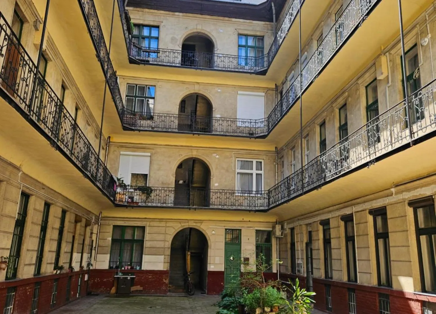 Apartment The Greenest Vintage Lodging Budapest Hungary
