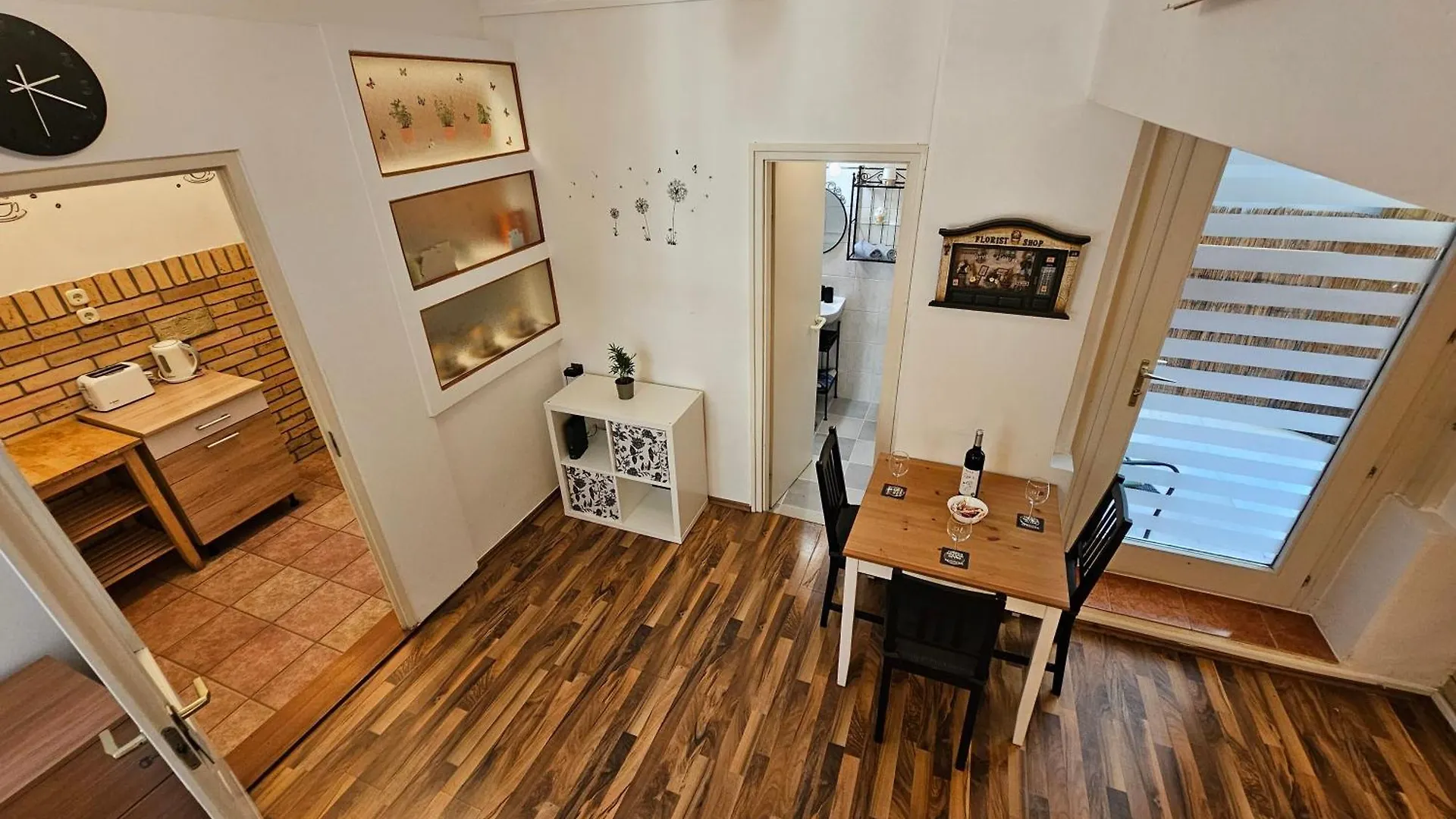 The Greenest Vintage Lodging Budapest 0*,  Hungary